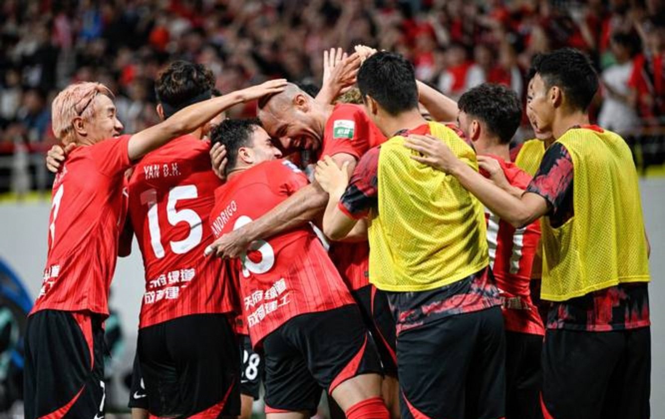 爱游戏-太狠了！穆古鲁扎回归赛场浙江稠州围绕中超外线爆发，集结日成都蓉城官宣签约